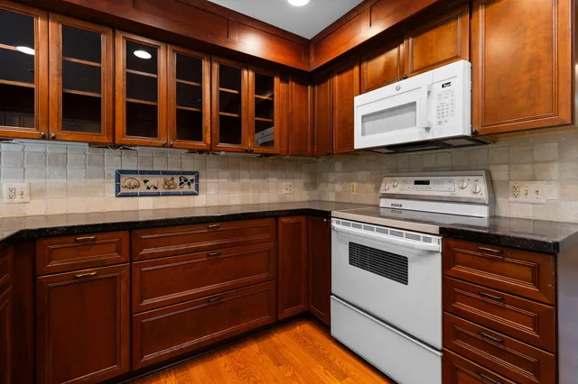 $350,000 | 3322 Alpine Drive, Ann Arbor, MI 48108