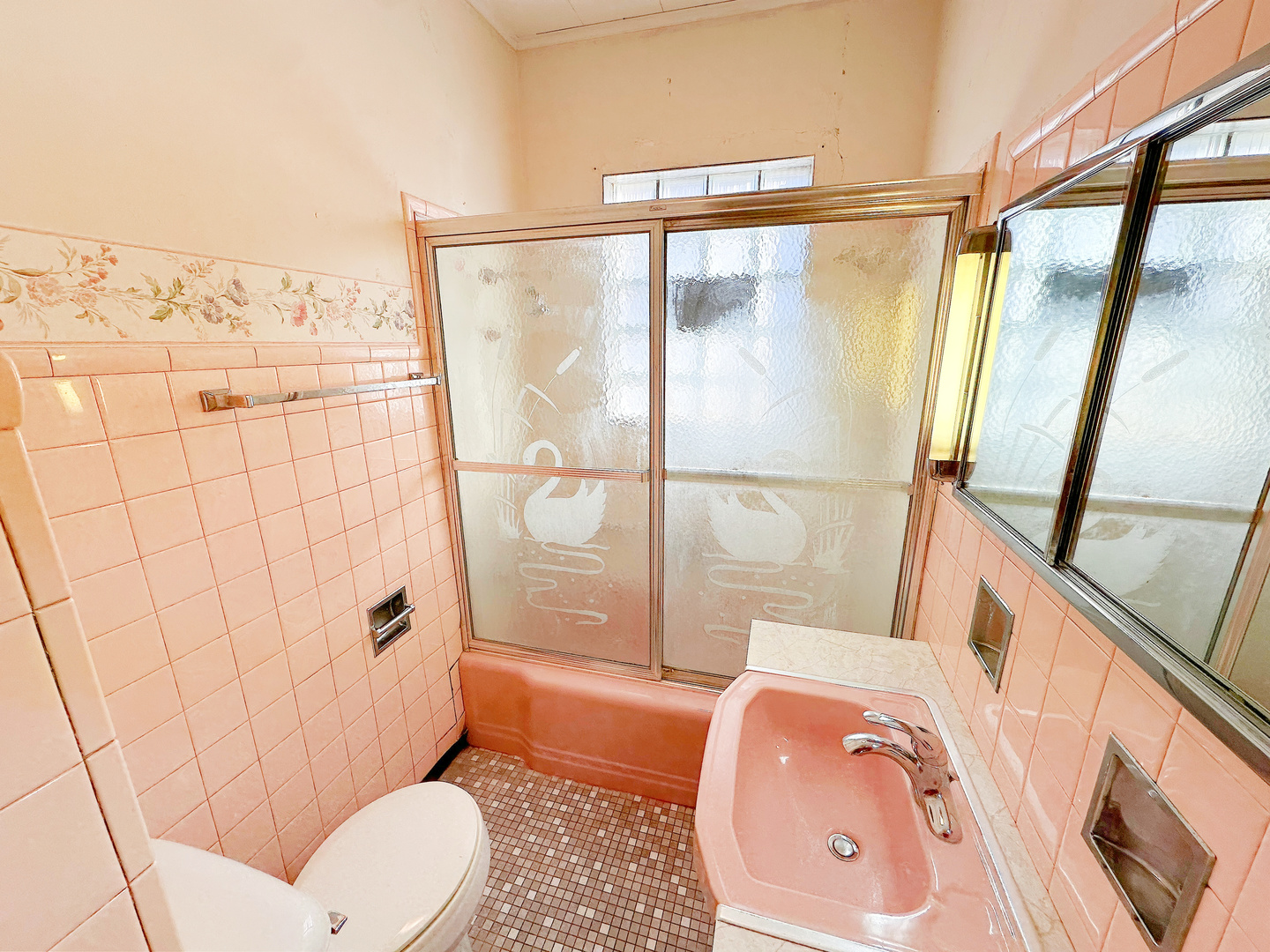 1126 East Main Street Streator, IL 61364 - Photo 15 of 23 a bathroom with a shower and toilet