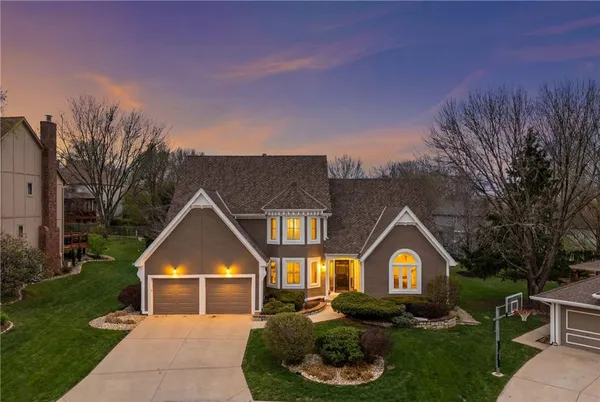 $775,000 | 5004 West 128th Street, Leawood, KS 66209