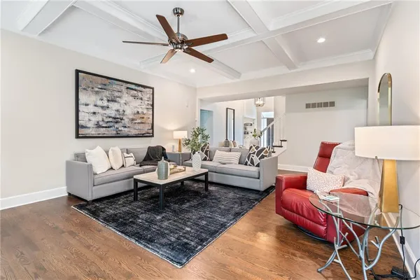 $775,000 | 5004 West 128th Street, Leawood, KS 66209