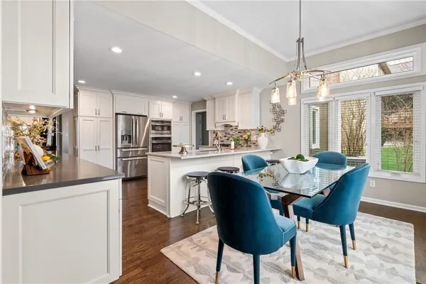 $775,000 | 5004 West 128th Street, Leawood, KS 66209