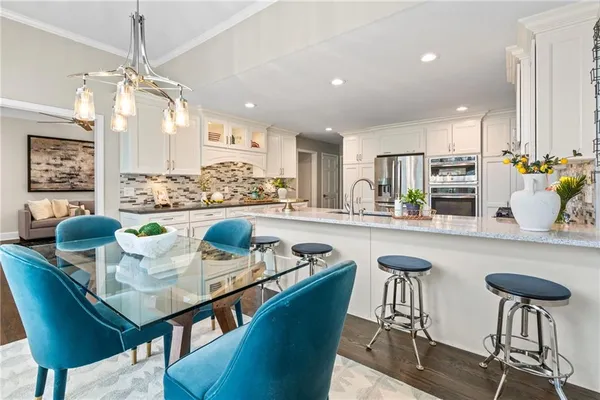 $775,000 | 5004 West 128th Street, Leawood, KS 66209
