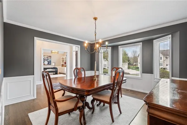 $775,000 | 5004 West 128th Street, Leawood, KS 66209
