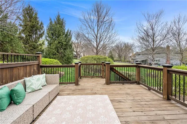 $775,000 | 5004 West 128th Street, Leawood, KS 66209