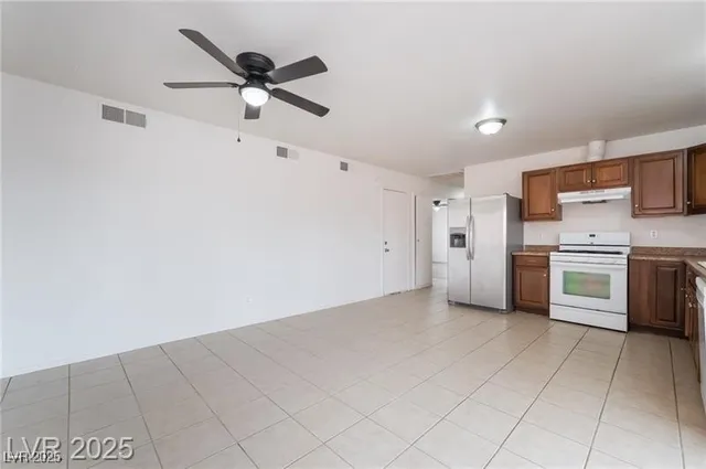 $2,000 | 7285 Bridgeview Avenue, Las Vegas, NV 89147