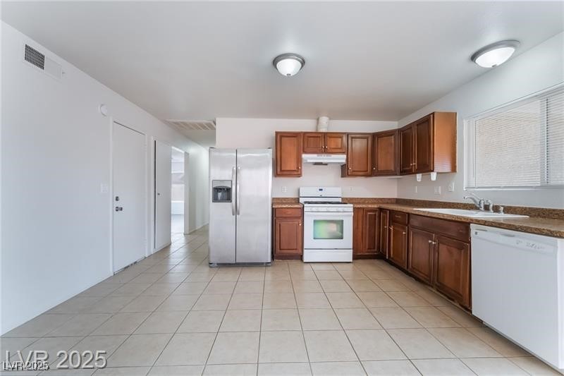 7285 Bridgeview Avenue Las Vegas, NV 89147 - Photo 12 of 33