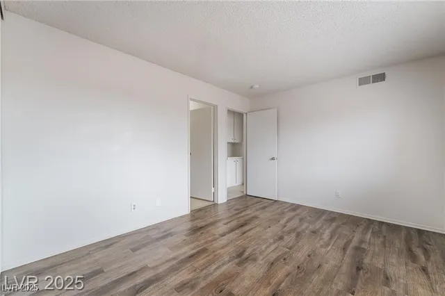 $2,000 | 7285 Bridgeview Avenue, Las Vegas, NV 89147