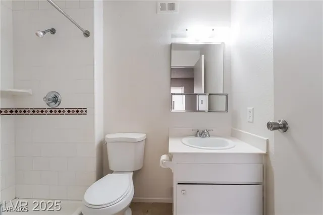 $2,000 | 7285 Bridgeview Avenue, Las Vegas, NV 89147