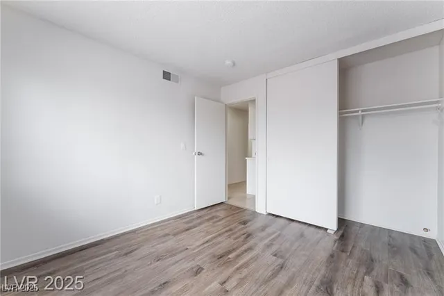 $2,000 | 7285 Bridgeview Avenue, Las Vegas, NV 89147