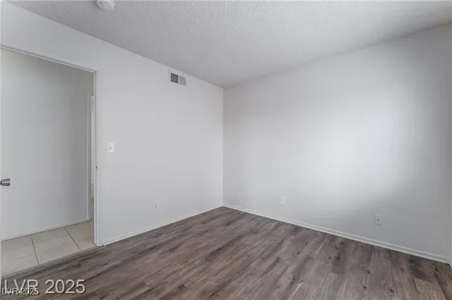 $2,000 | 7285 Bridgeview Avenue, Las Vegas, NV 89147