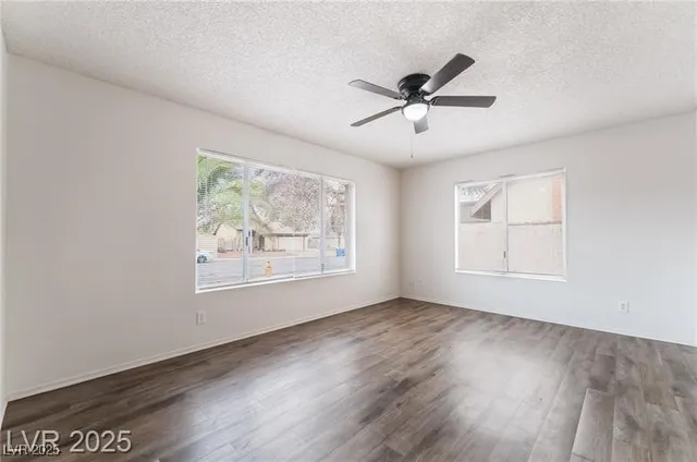 $2,000 | 7285 Bridgeview Avenue, Las Vegas, NV 89147