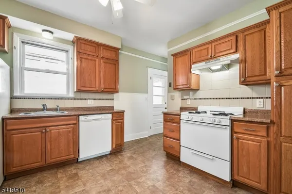 $2,500 | 68 North Street, Unit 2, Madison, NJ 07940