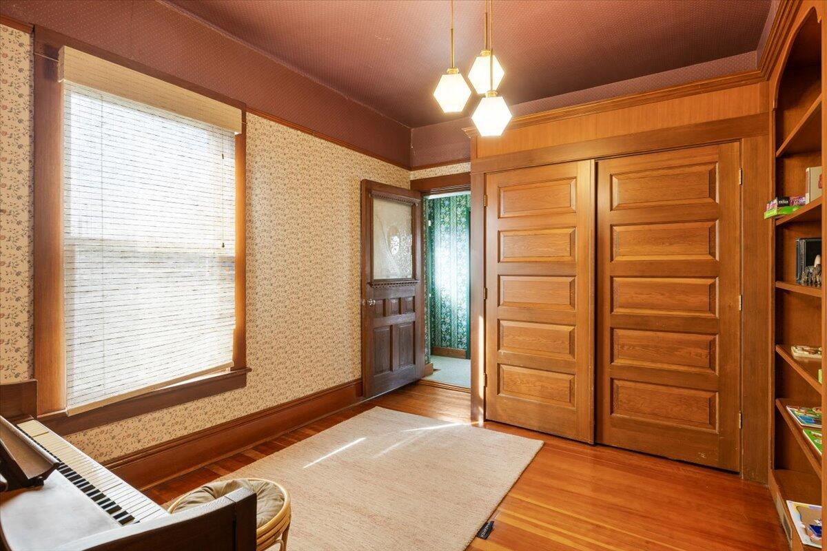 139 Southwest I Street Grants Pass, OR 97526 - Photo 24 of 47 a bedroom with a bed and a window