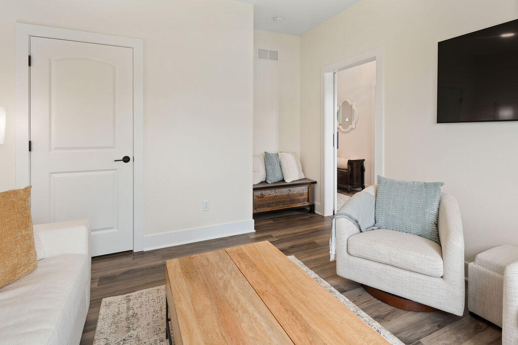 1386 Overlook Circle Hartland, WI 53029 - Photo 42 of 56 IMG_0929