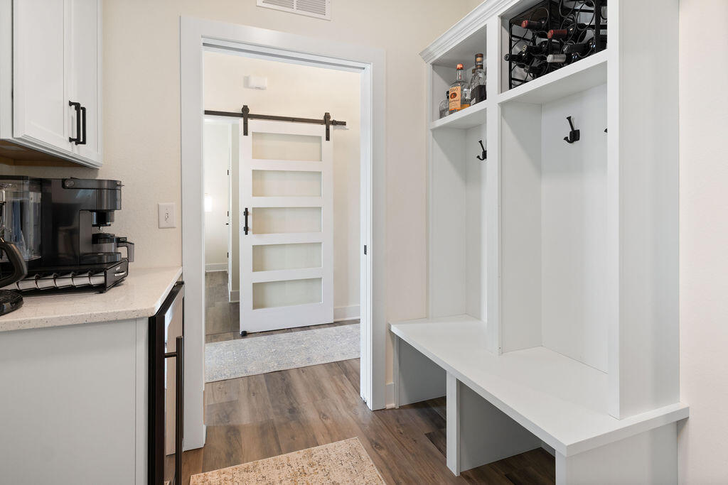 1386 Overlook Circle Hartland, WI 53029 - Photo 46 of 56 IMG_1052