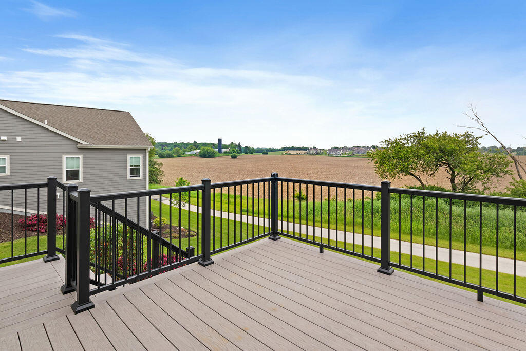 1386 Overlook Circle Hartland, WI 53029 - Photo 53 of 56 IMG_1079