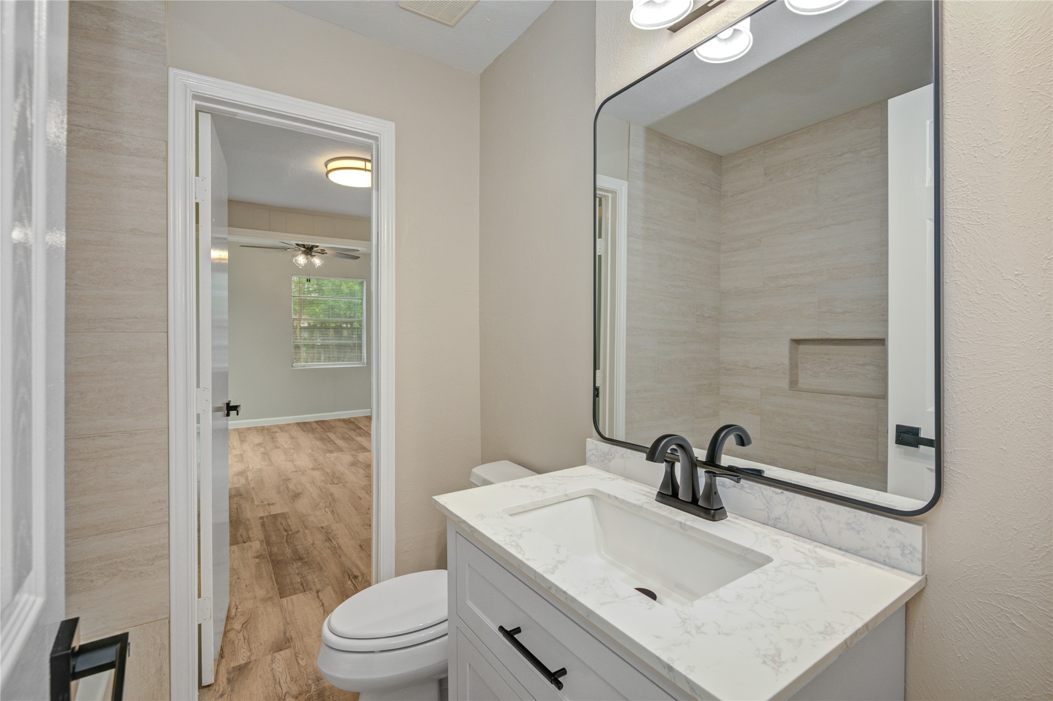 10611 Leitrim Way Houston, TX 77047 - Photo 13 of 28