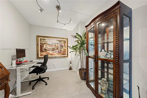 $5,800 | 460 Northeast 28th Street, Unit 2001, Miami, FL 33137