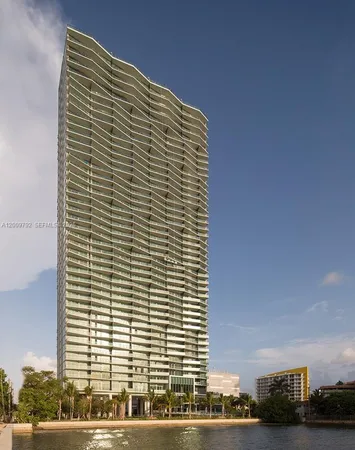 $5,800 | 460 Northeast 28th Street, Unit 2001, Miami, FL 33137