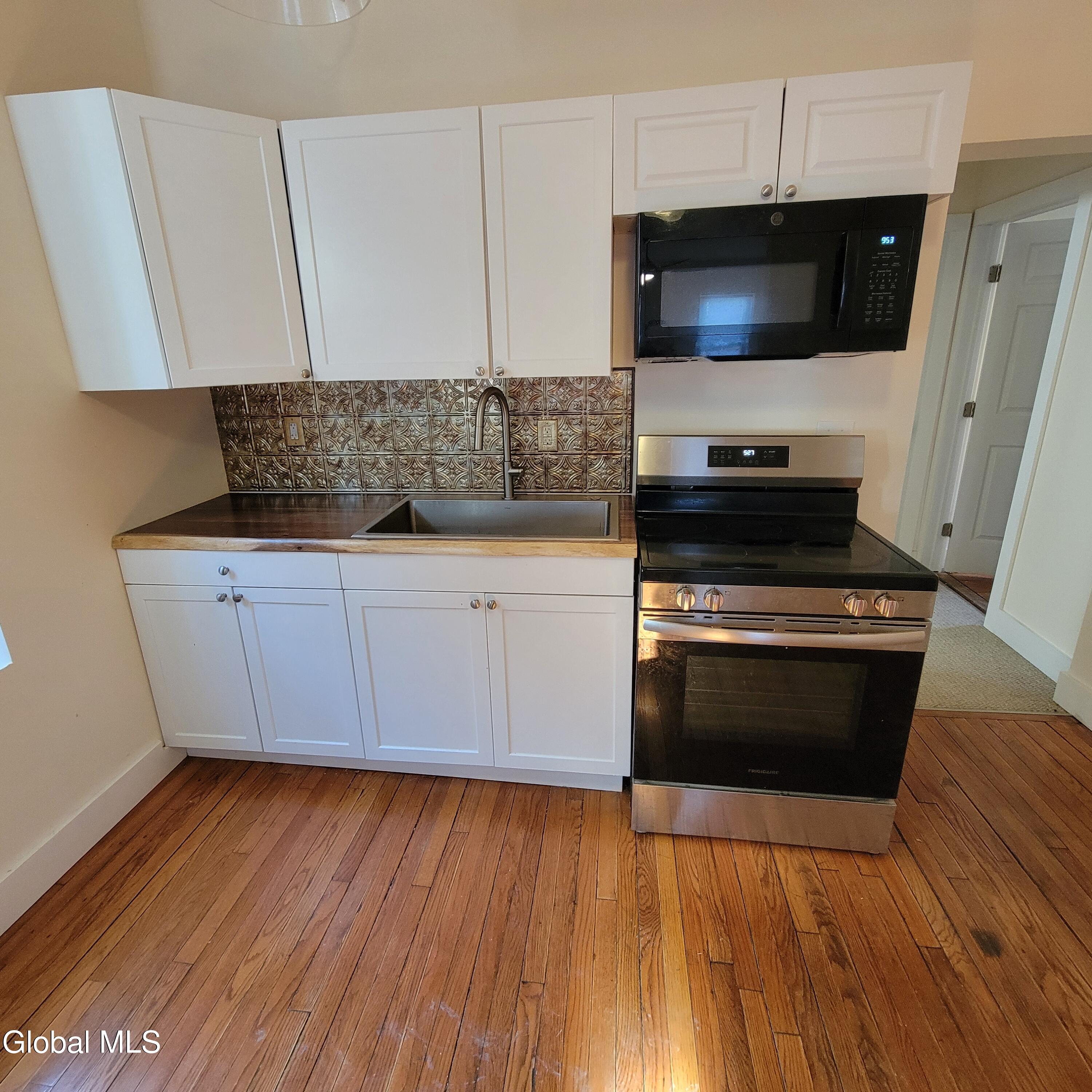 762 Eastern Avenue Schenectady, NY 12308 - Photo 3 of 20 20260408_105319