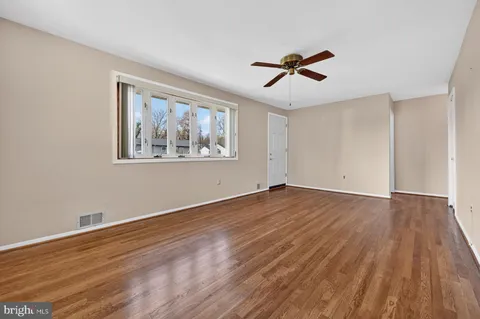 $390,000 | 804 Bentwillow Drive, Glen Burnie, MD 21061