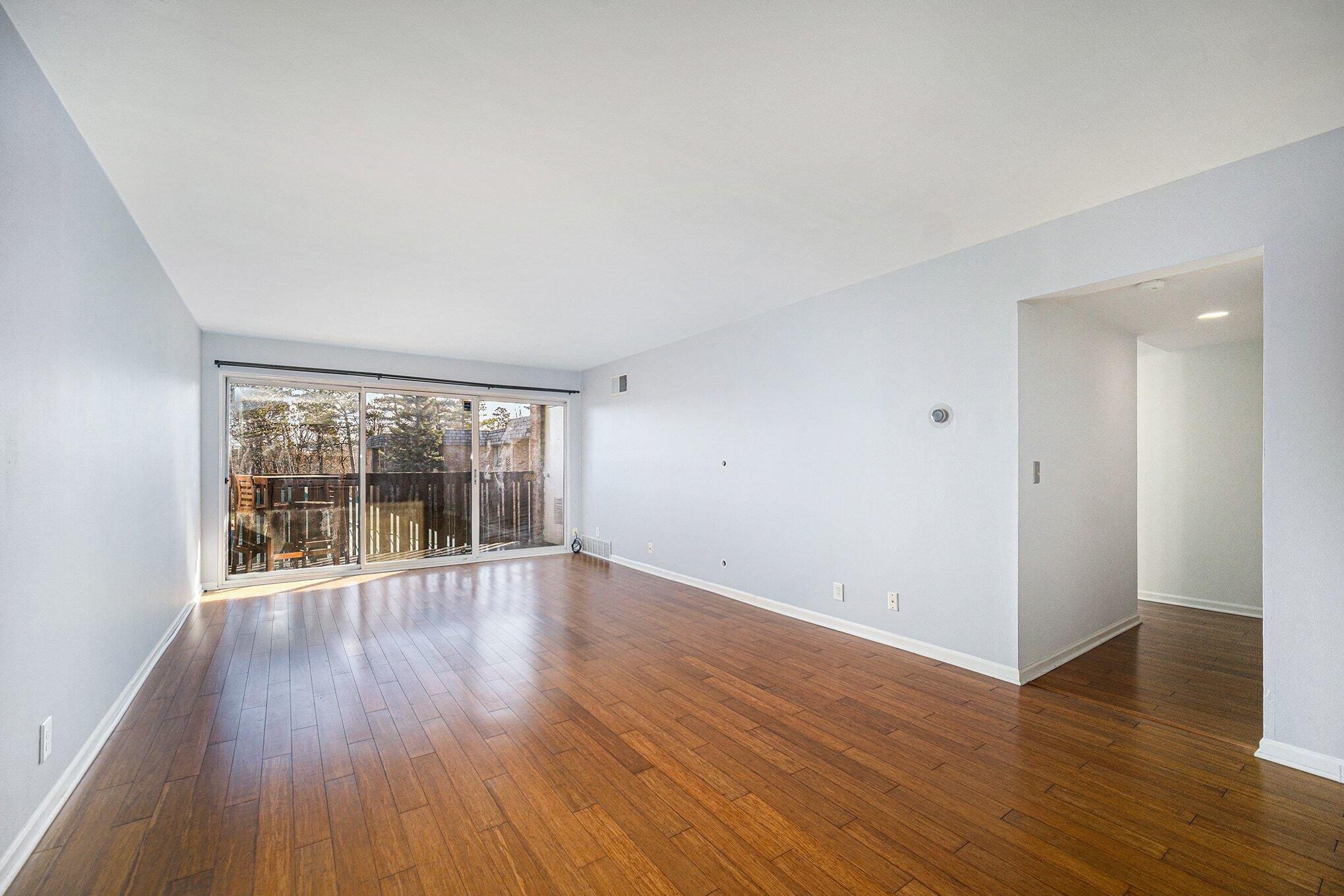 1325 South Maple Road, Unit 201 Ann Arbor, MI 48103 - Photo 2 of 17 003_file_9964