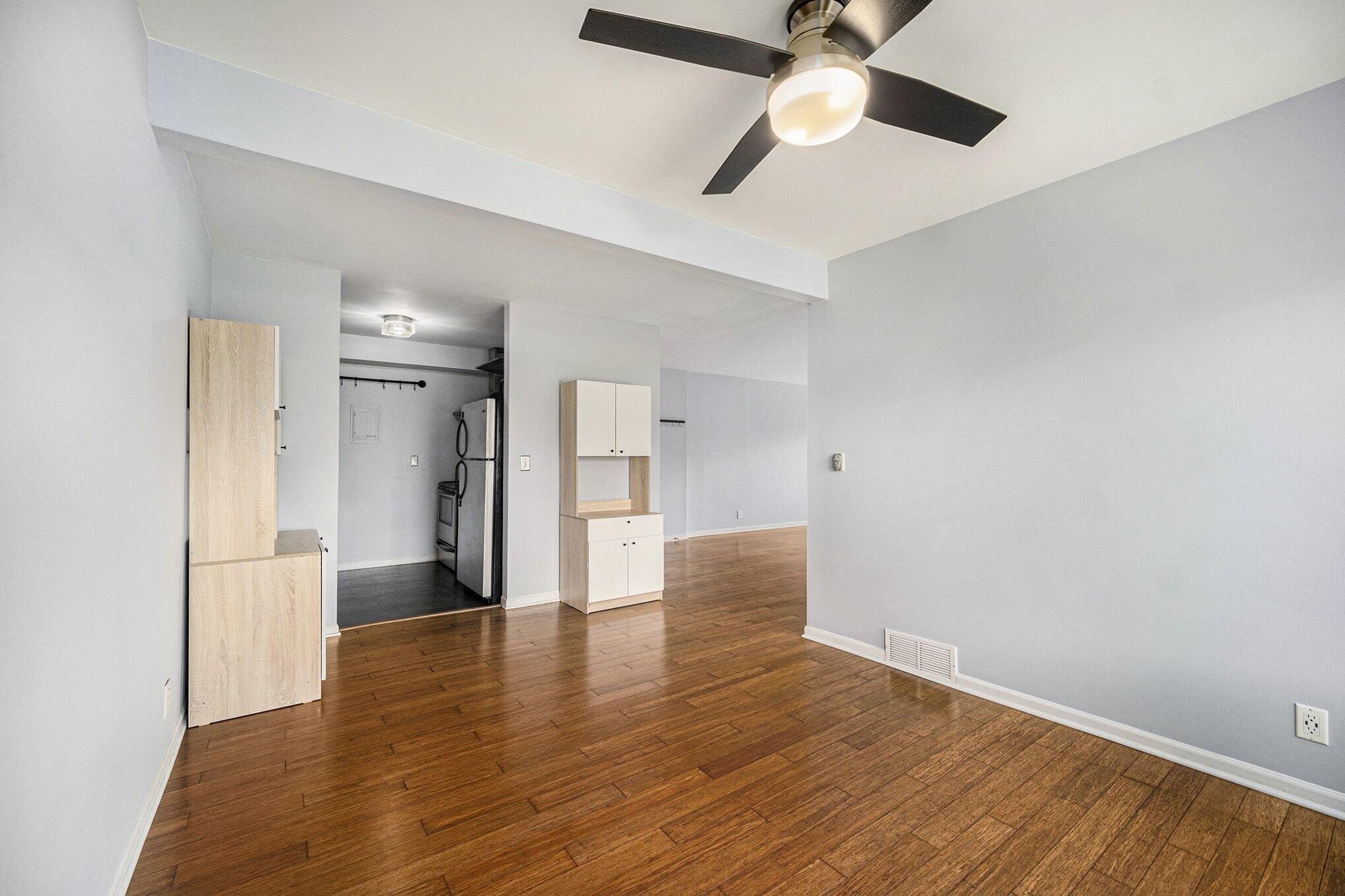 1325 South Maple Road, Unit 201 Ann Arbor, MI 48103 - Photo 5 of 17 006_file_7760