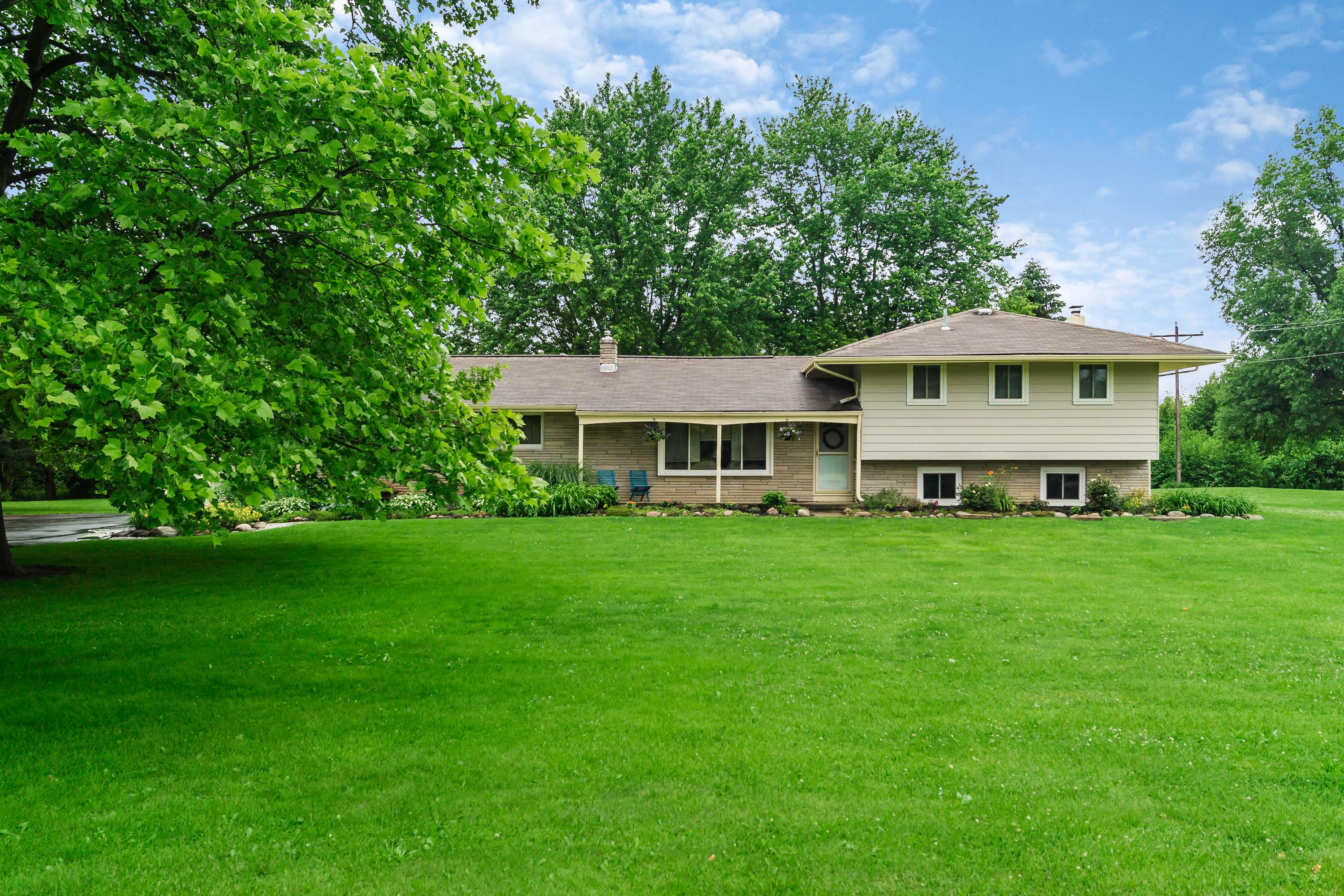 1186 Hazelton-Etna Road Southwest Pataskala, OH 43062 - Photo 2 of 43 Gallery Image 2