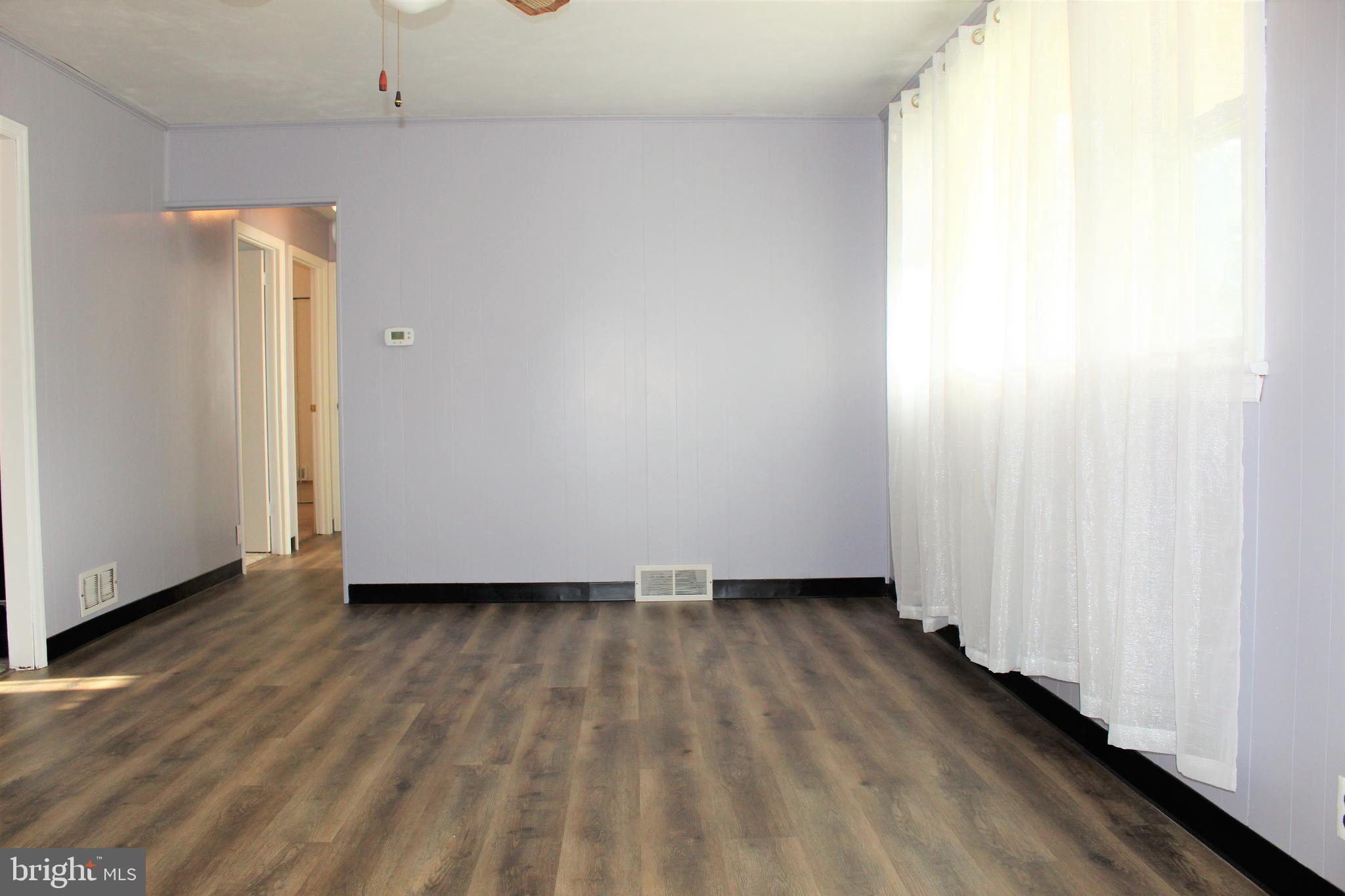 112 Arnold Road Enola, PA 17025 - Photo 8 of 26 Living Room