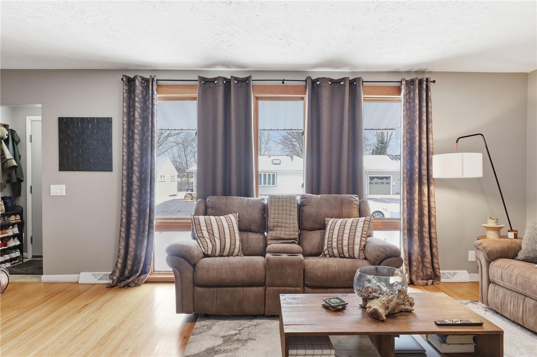 54 Ransford Avenue Irondequoit, NY 14622 - Photo 6 of 37 Living room