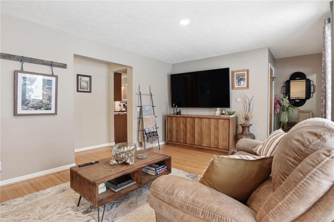54 Ransford Avenue Irondequoit, NY 14622 - Photo 9 of 37 Living room