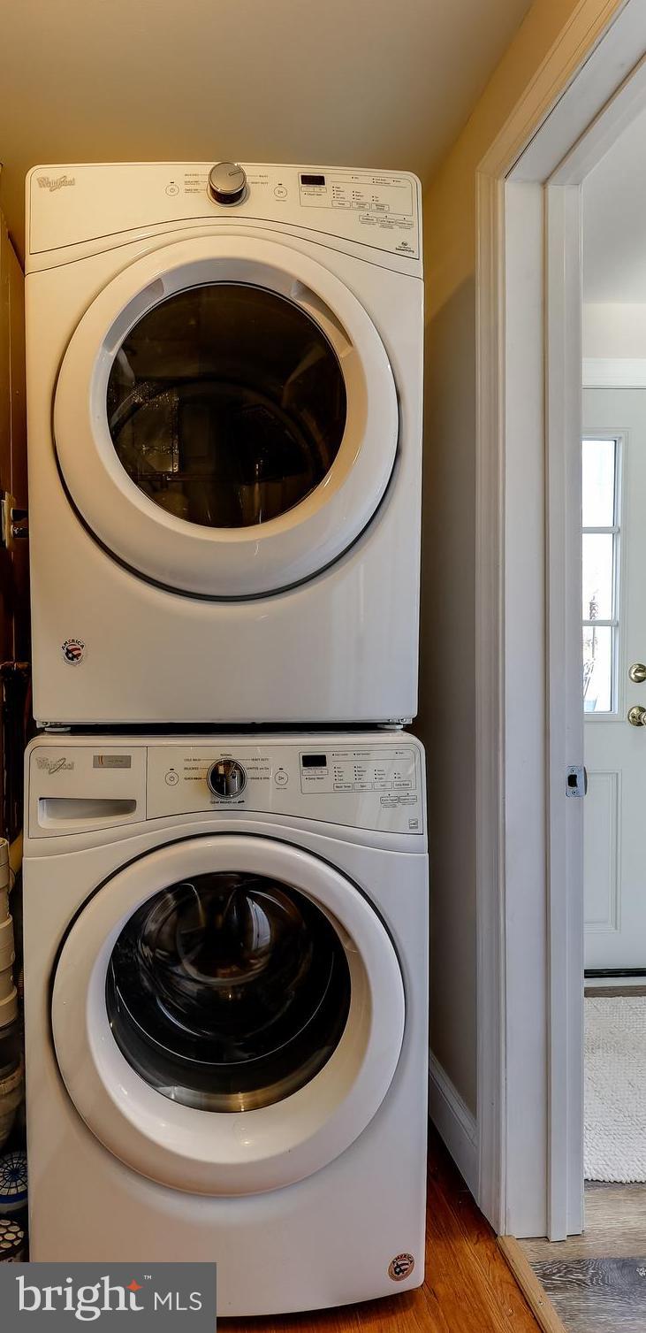323 Homberg Avenue Baltimore, MD 21221 - Photo 11 of 30 Laundry Area - Washer & Dryer Included
