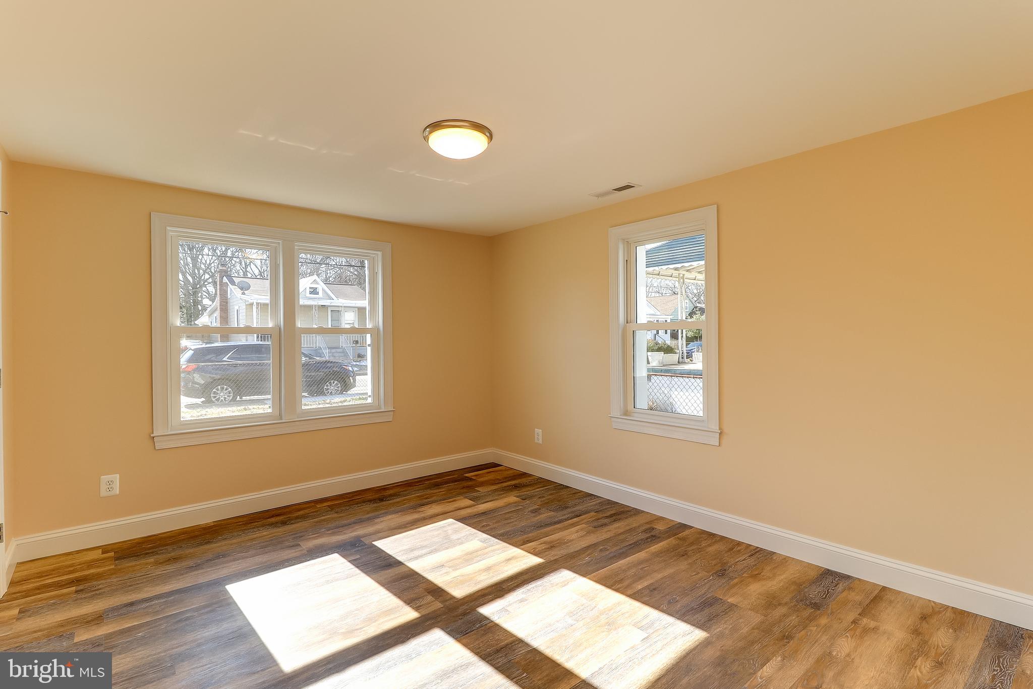323 Homberg Avenue Baltimore, MD 21221 - Photo 14 of 30 Bedroom 1- Bright and Cheery