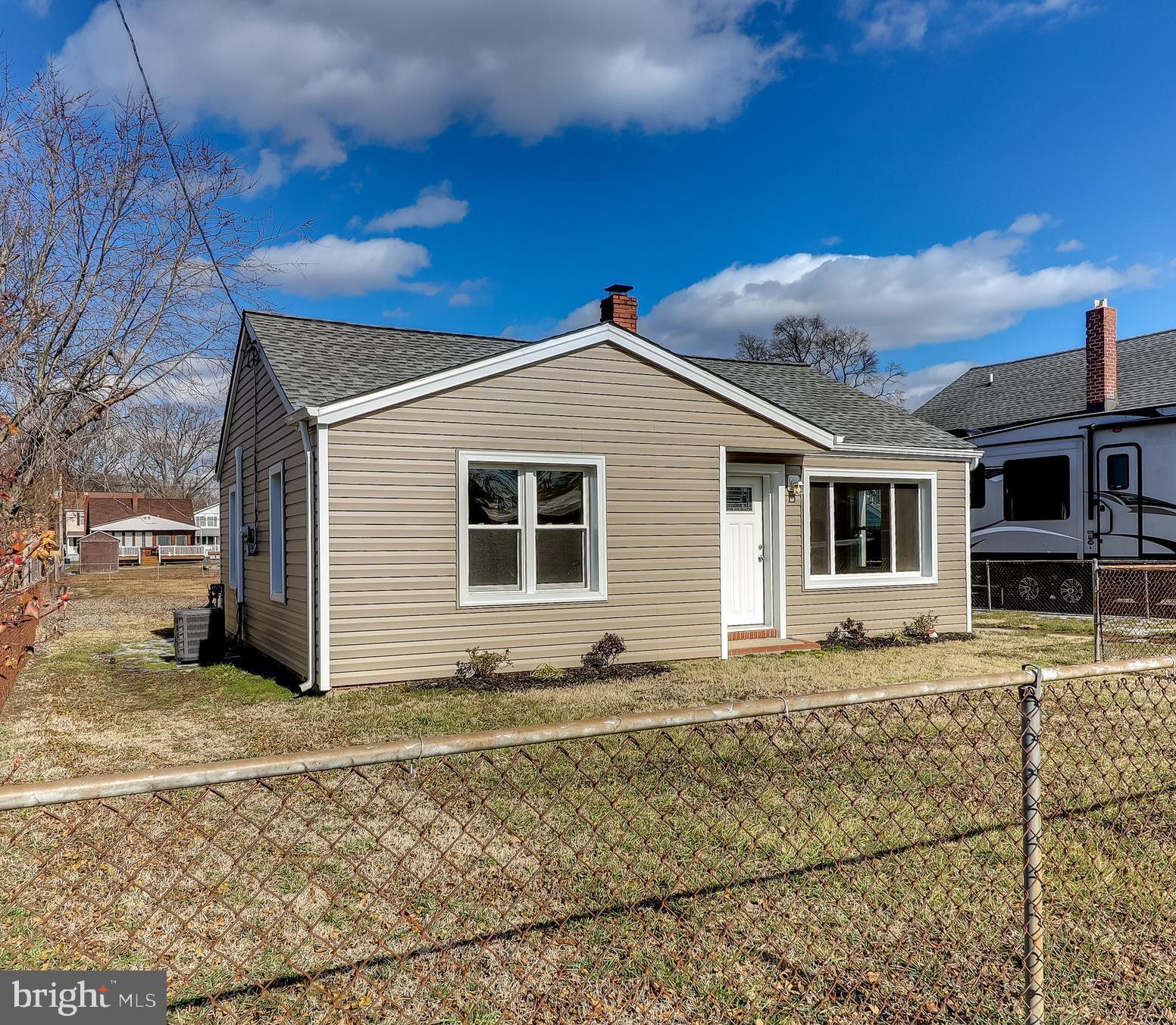323 Homberg Avenue Baltimore, MD 21221 - Photo 24 of 30 Fully Fenced Yard