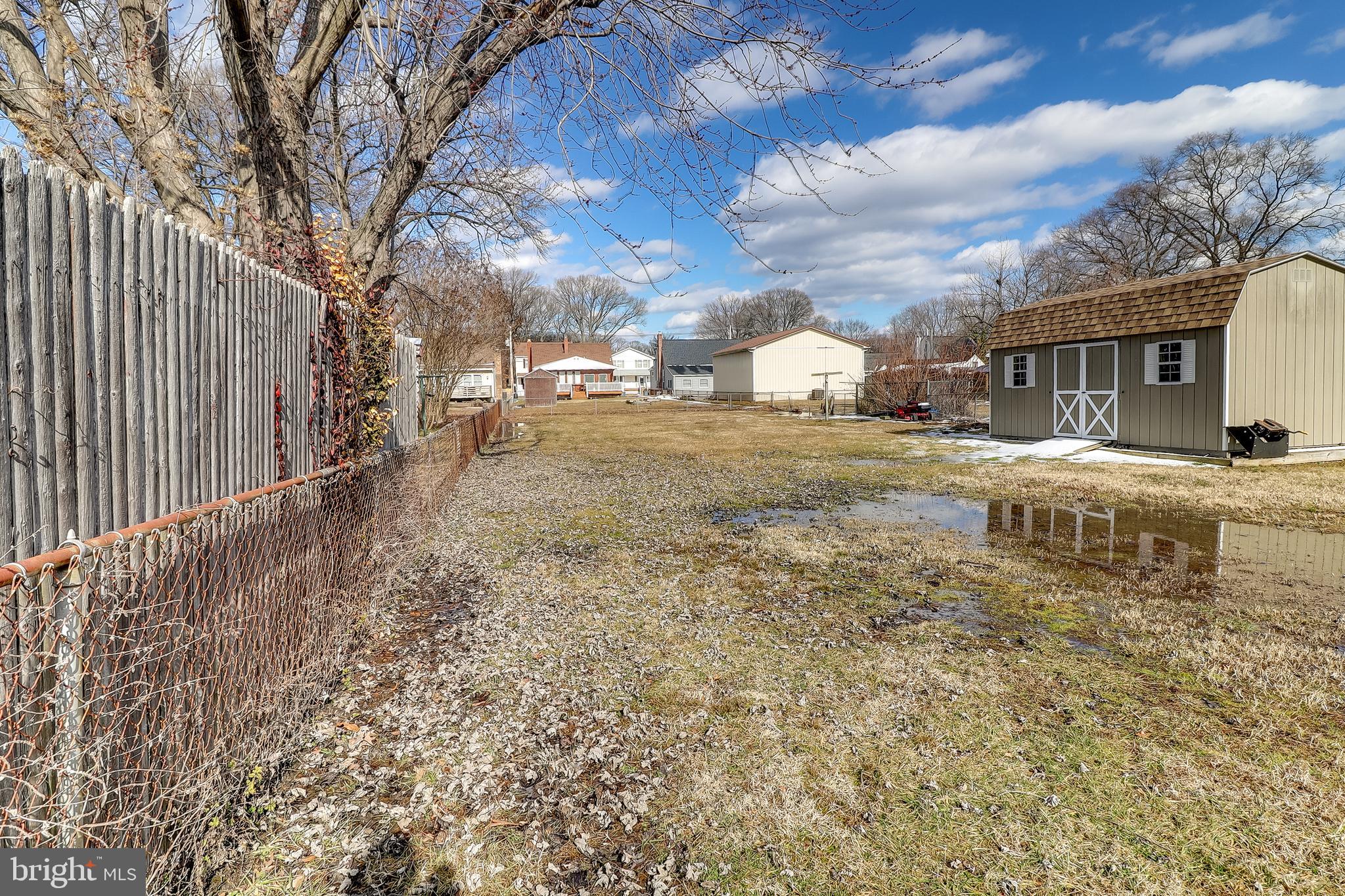 323 Homberg Avenue Baltimore, MD 21221 - Photo 29 of 30 Rear Yard- Large 10X18 Shed Stays