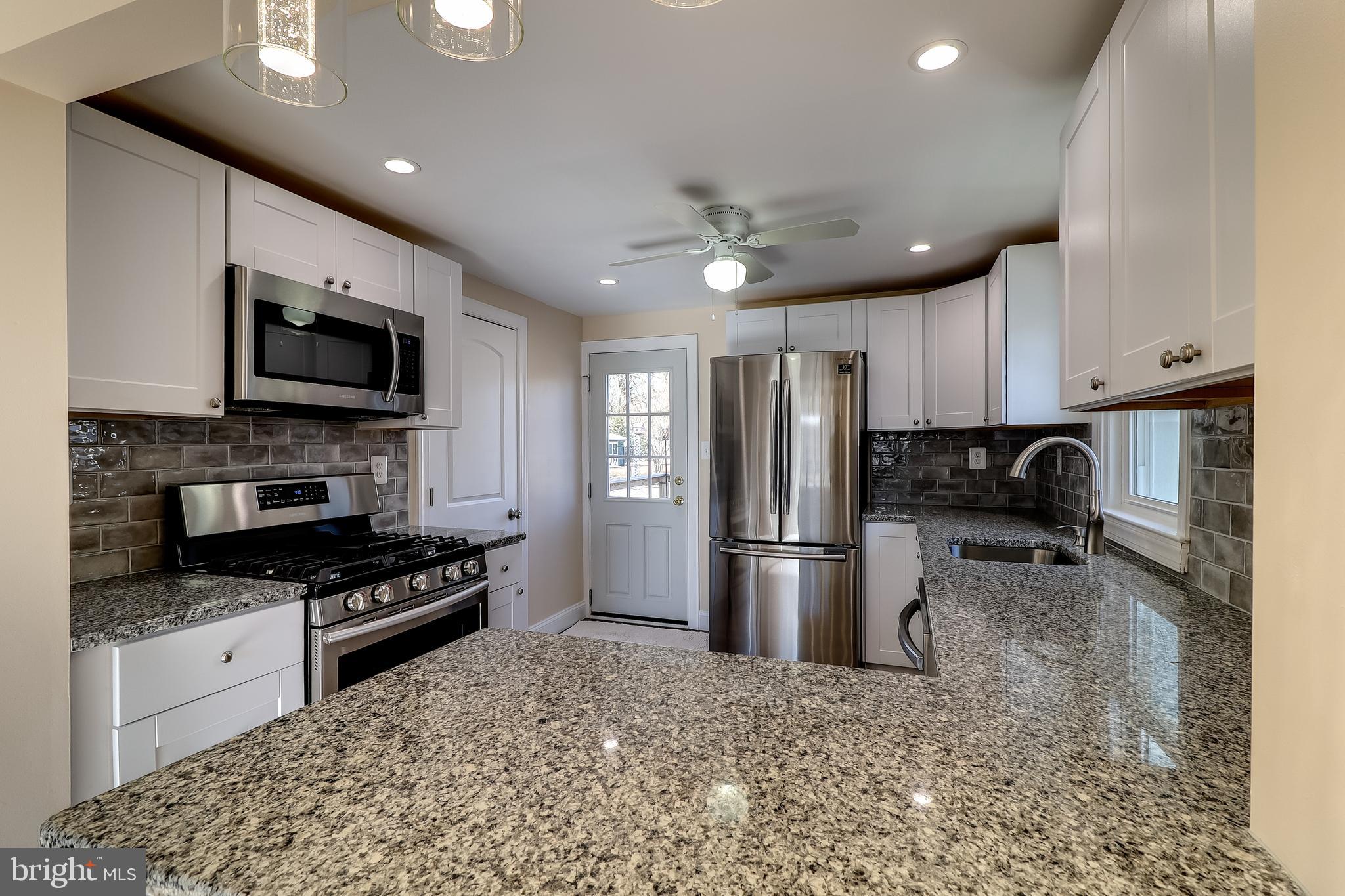 323 Homberg Avenue Baltimore, MD 21221 - Photo 8 of 30 Gourmet Kitchen- Granite Counters