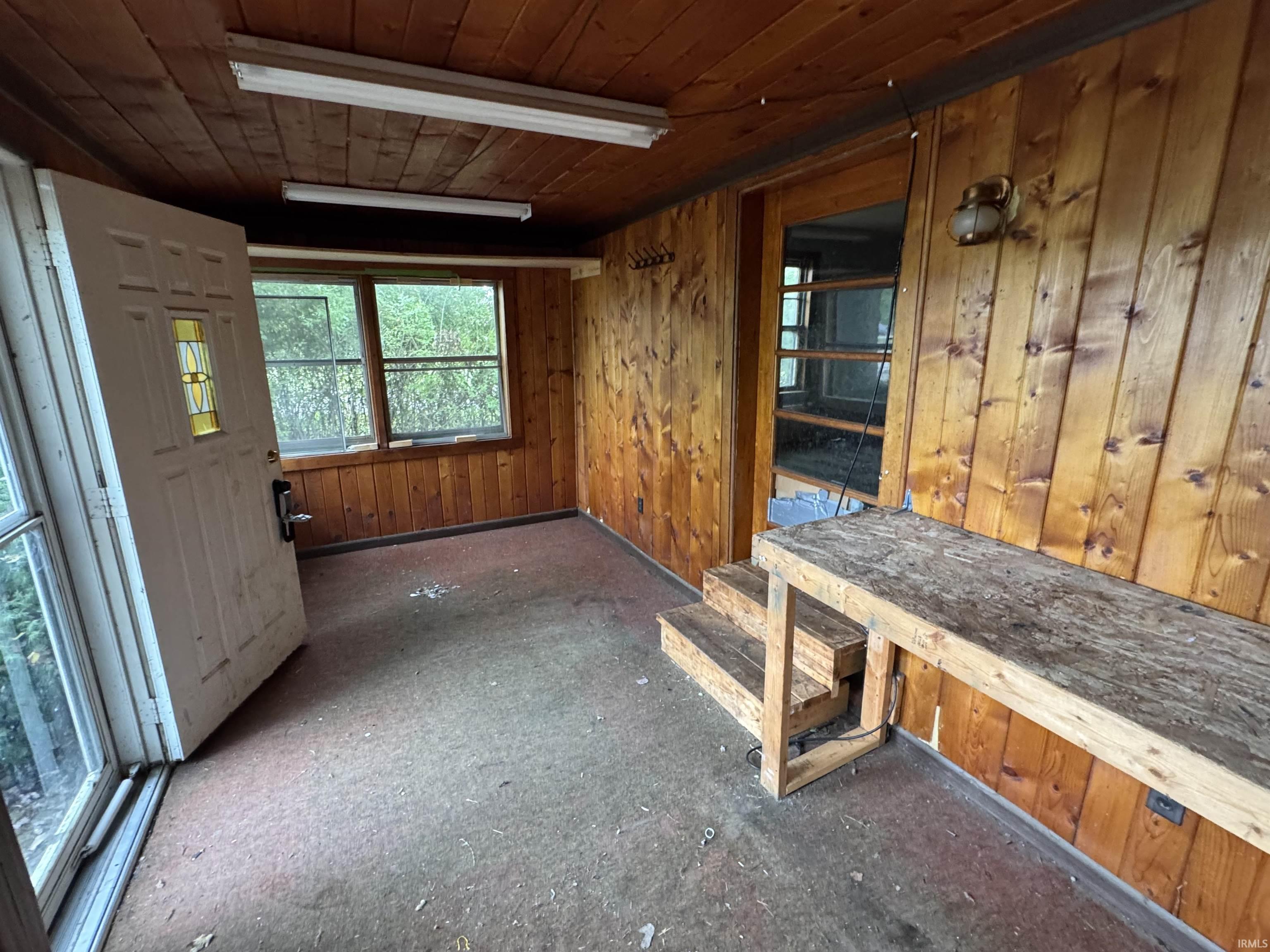 7320 Hosler Road Leo, IN 46765 - Photo 5 of 18