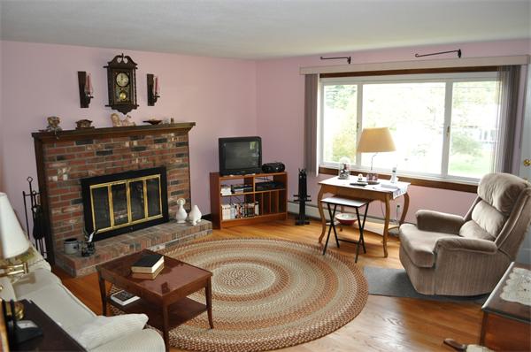 910 Westhampton Road Northampton, MA 01062 - Photo 5 of 12