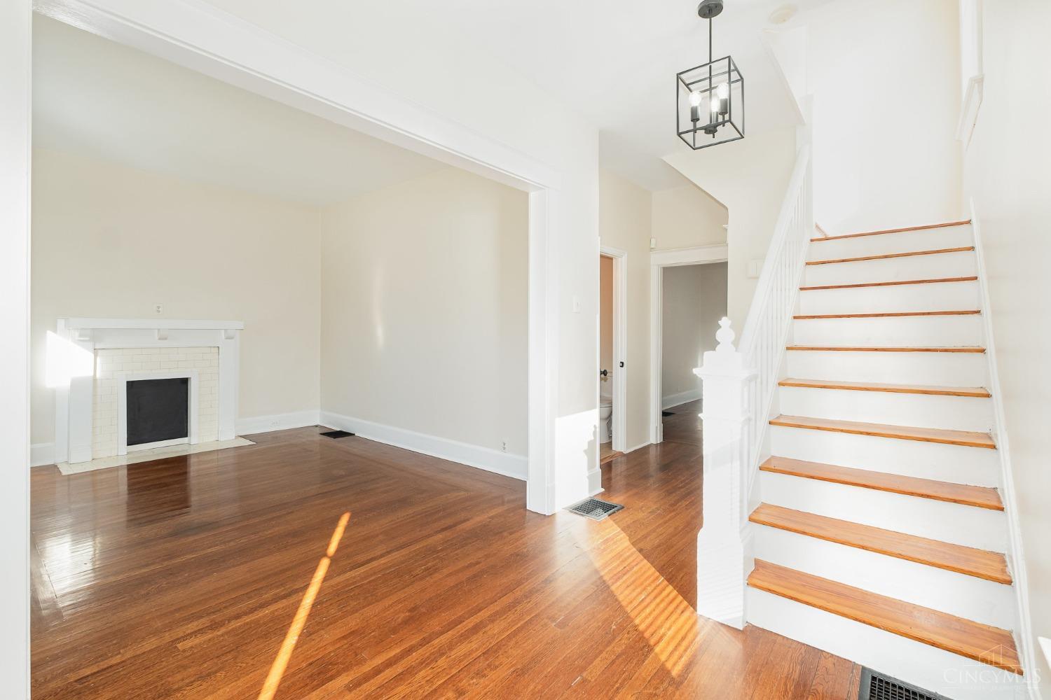 3438 Brotherton Road Cincinnati, OH 45209 - Photo 4 of 25