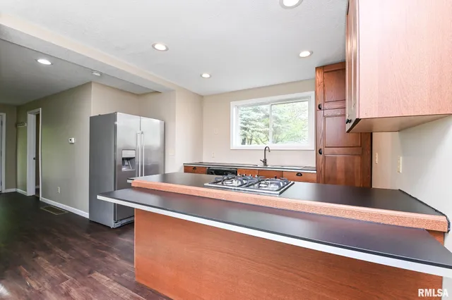 $164,900 | 114 Detweiler Avenue, Congerville, IL 61729