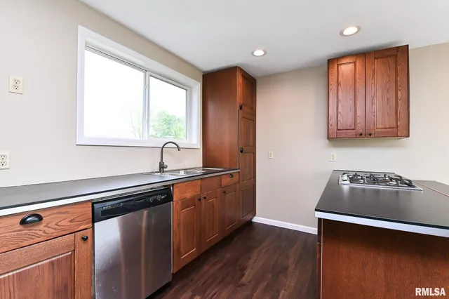 $164,900 | 114 Detweiler Avenue, Congerville, IL 61729