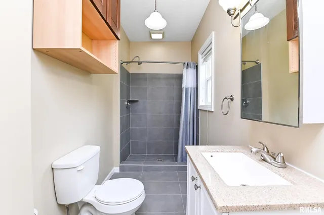 $164,900 | 114 Detweiler Avenue, Congerville, IL 61729