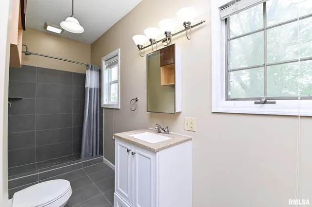 $164,900 | 114 Detweiler Avenue, Congerville, IL 61729