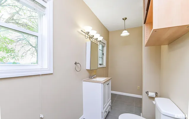 $164,900 | 114 Detweiler Avenue, Congerville, IL 61729