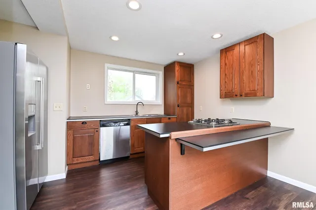 $164,900 | 114 Detweiler Avenue, Congerville, IL 61729