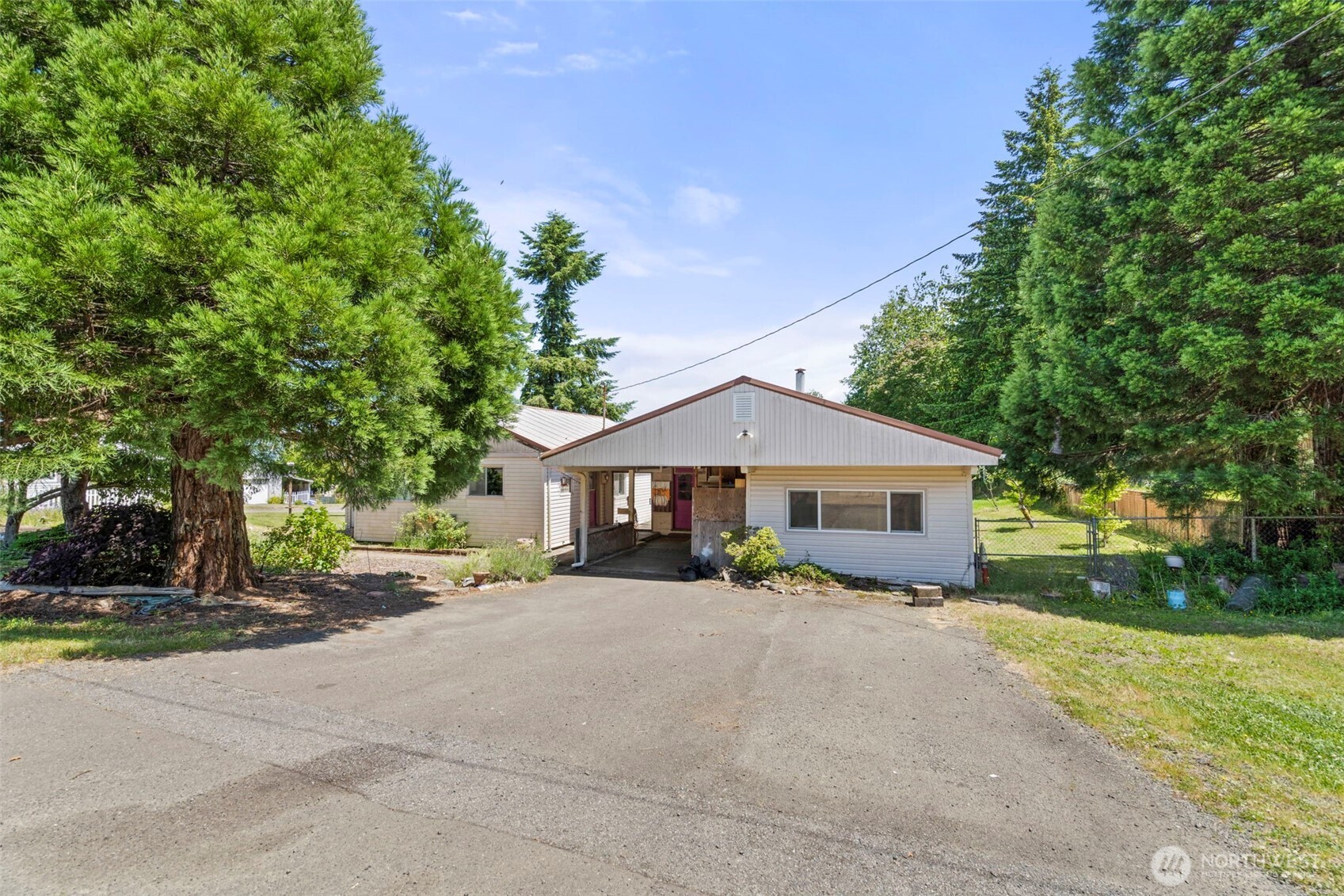905 Peters Street Raymond, WA 98577 - Photo 3 of 29