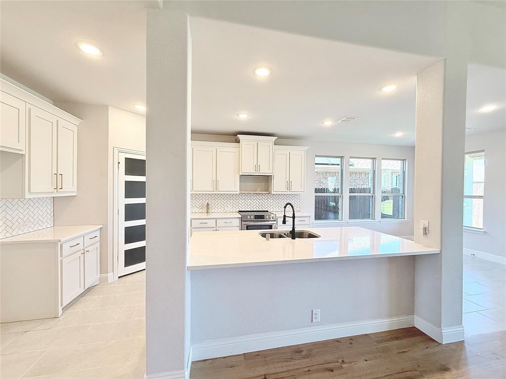 4011 Three Forks Road Kaufman, TX 75142 - Photo 9 of 40 Spacious Kitchen