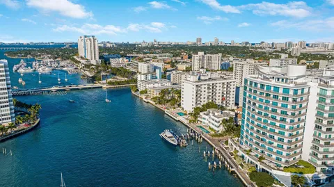 $520,000 | 1450 Lincoln Road, Unit 403, Miami Beach, FL 33139