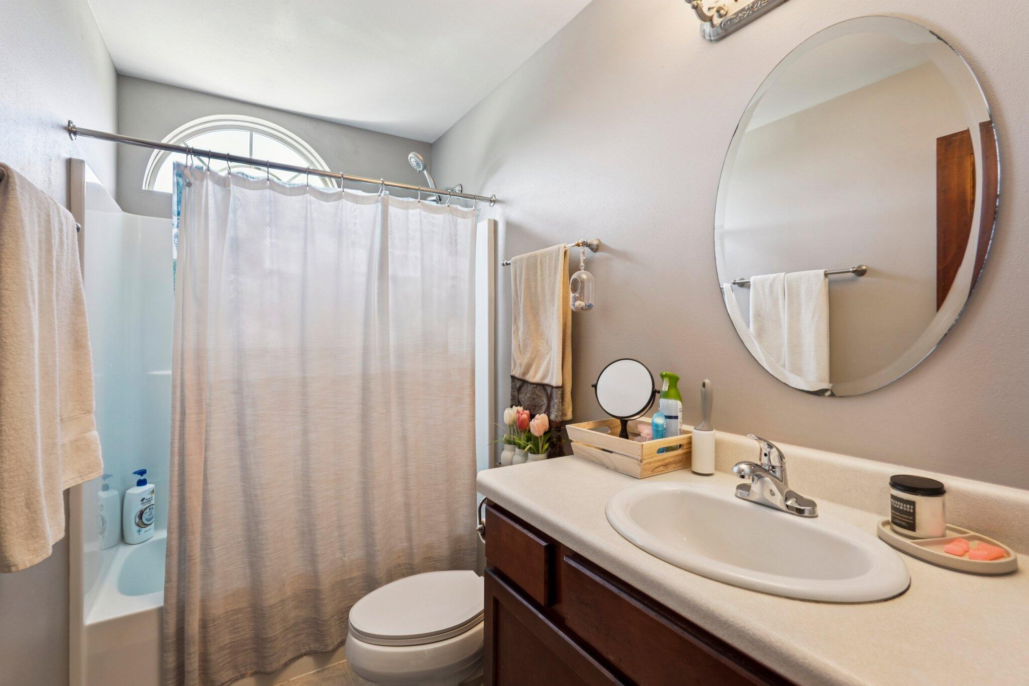 11267 14th Avenue Pleasant Prairie, WI 53158 - Photo 36 of 46 Upper Full Bath