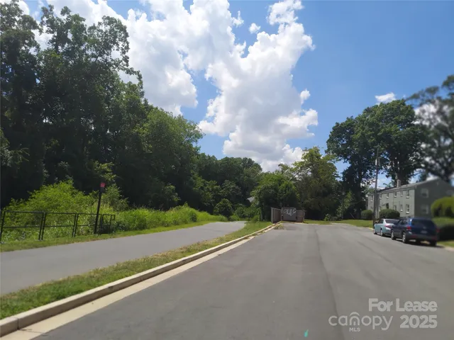 $2,350 | 3813 Selwyn Avenue, Charlotte, NC 28209